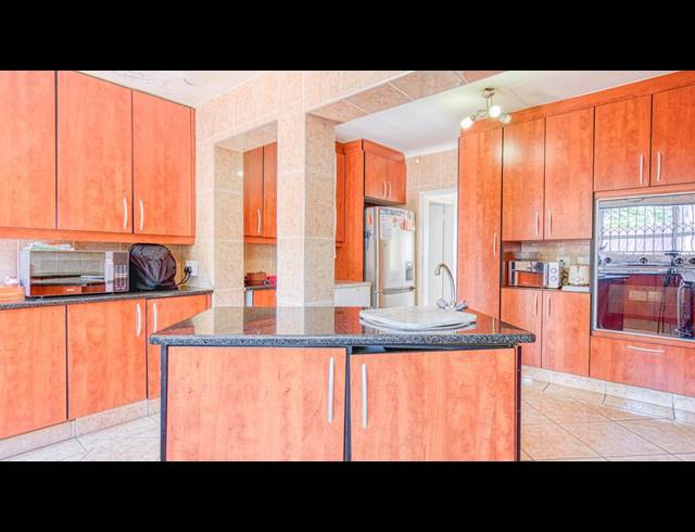 3 BEDROOM HOUSE FOR SALE IN GLENVISTA